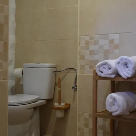 Juli Apartment *
