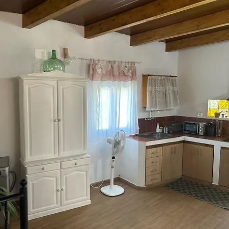 Juli Apartment *